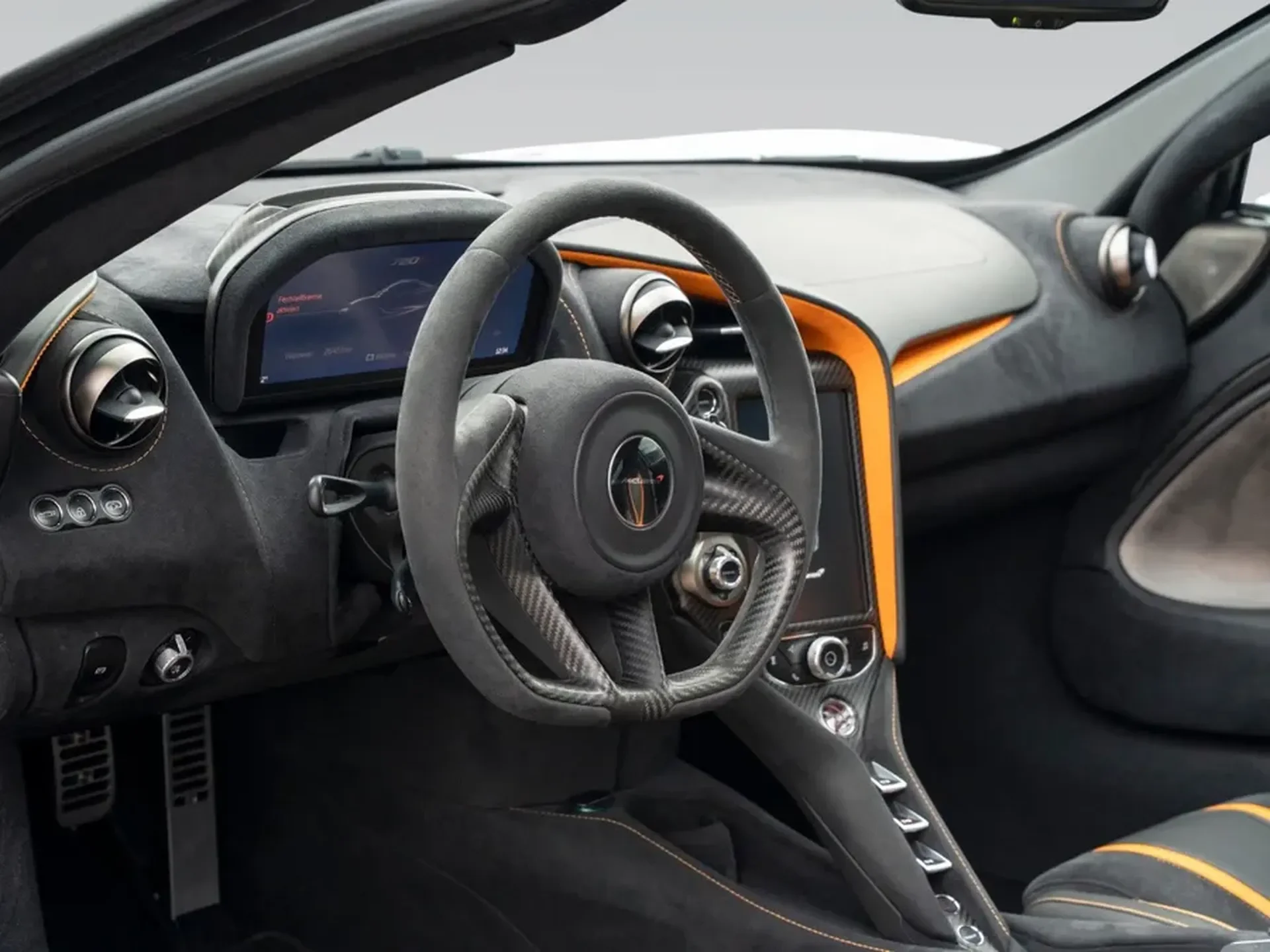 McLaren 720S — photo 9