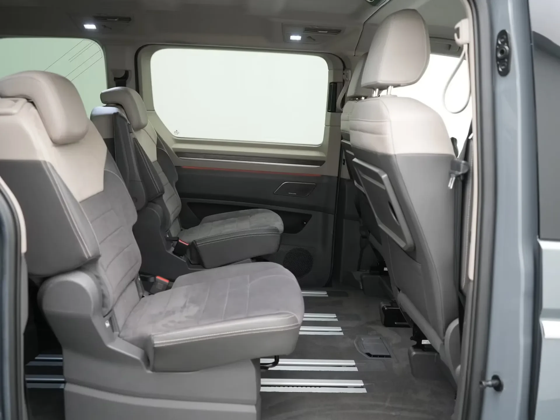 Volkswagen T7 Multivan — photo 7