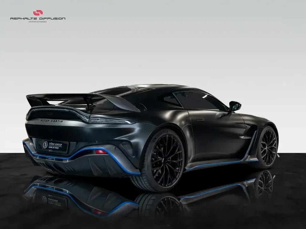 Aston Martin V12 Vantage — photo 13