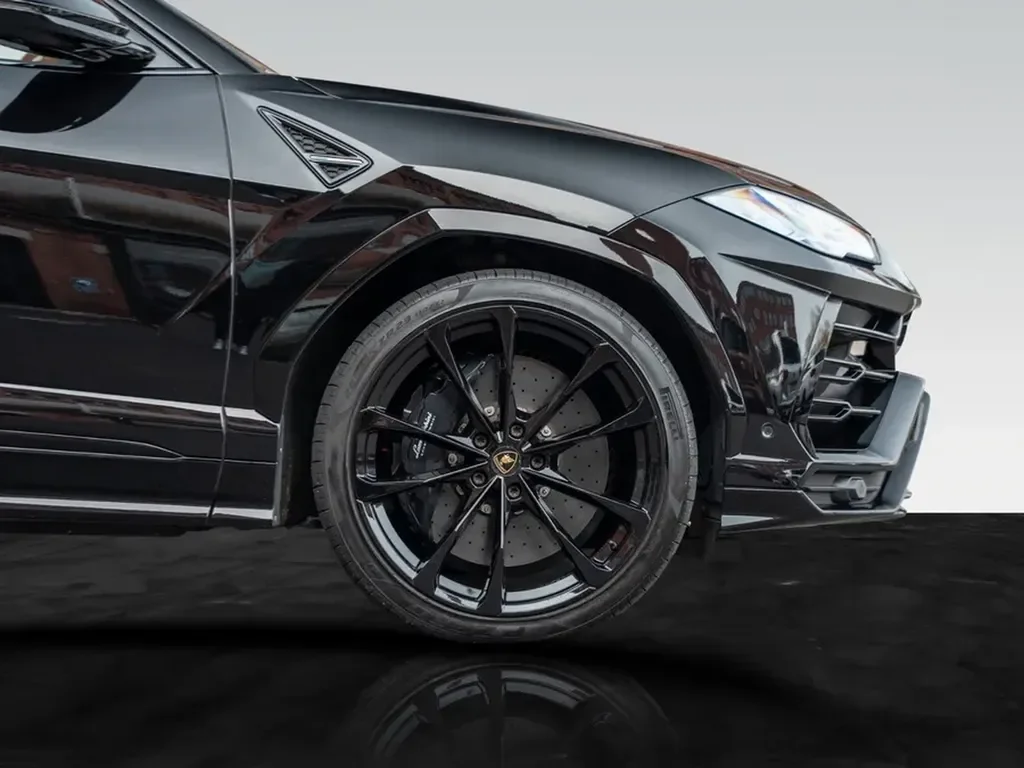 Lamborghini Urus — photo 15
