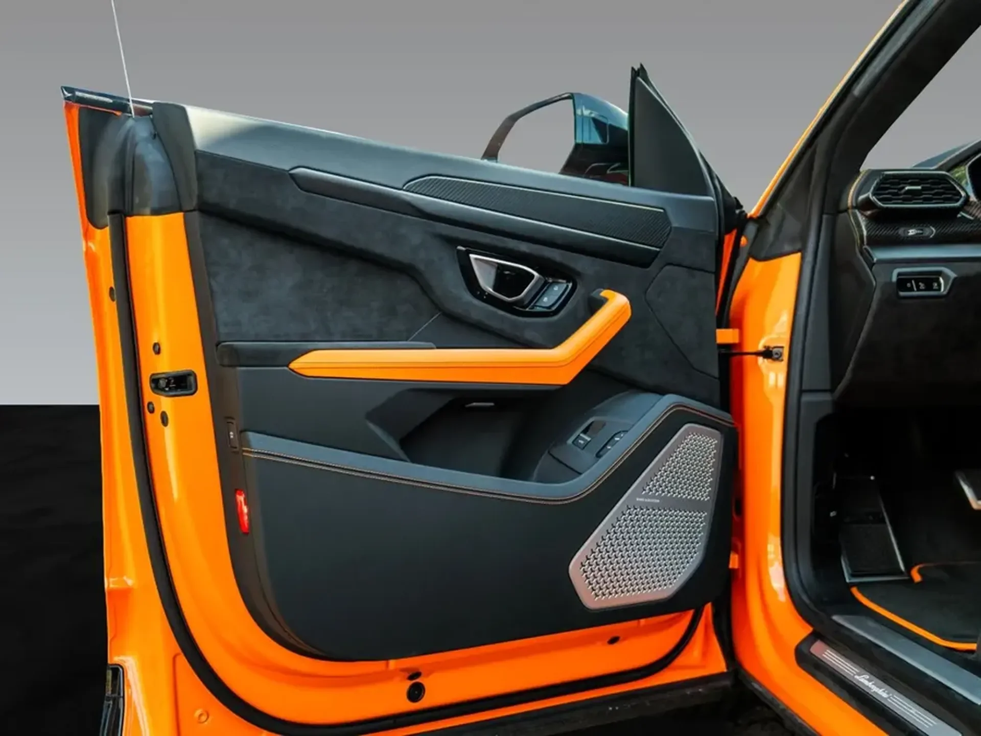 Lamborghini Urus — photo 9