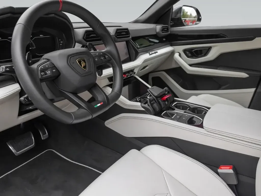 Lamborghini Urus — photo 15