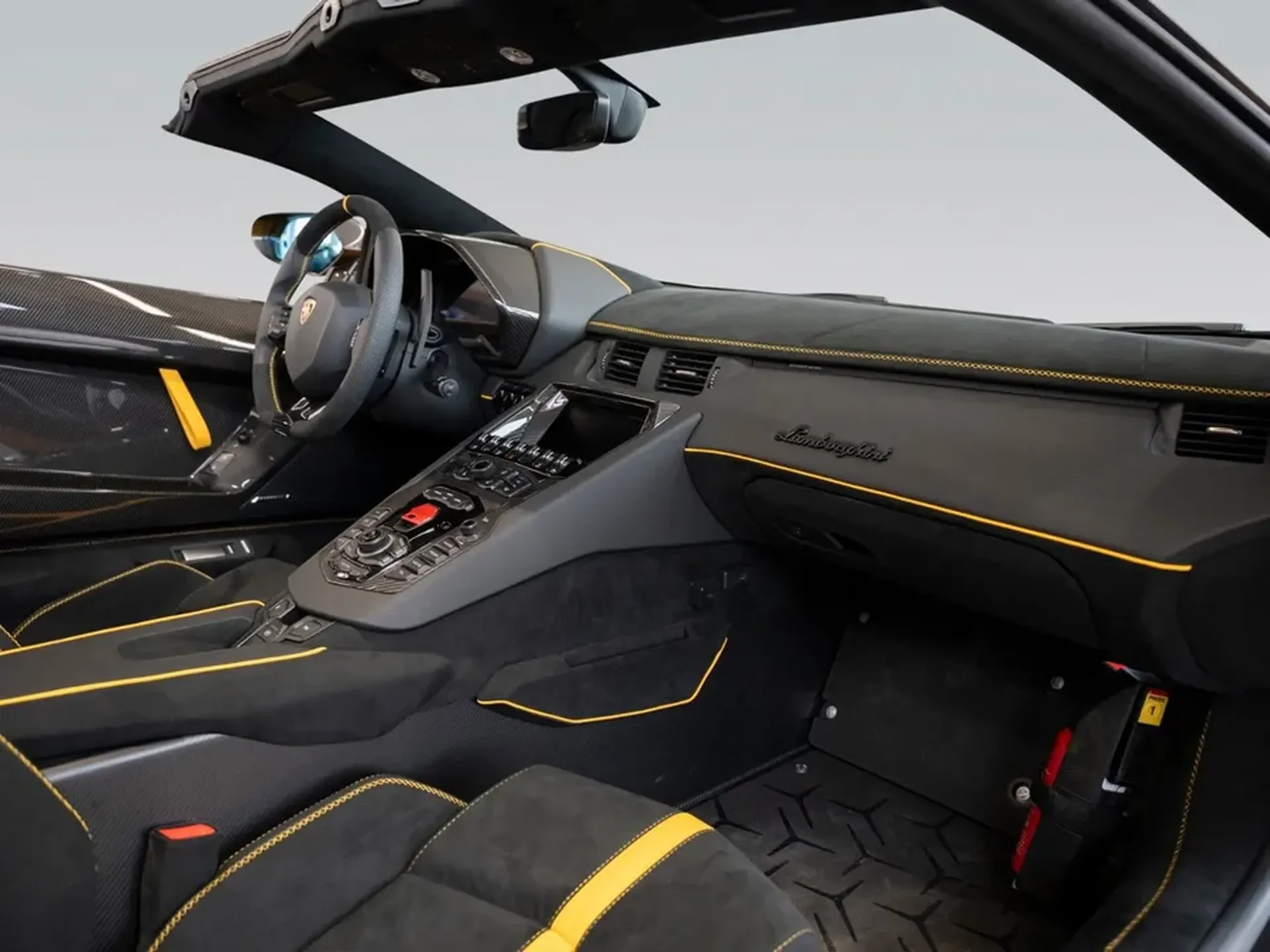 Lamborghini Aventador — photo 9