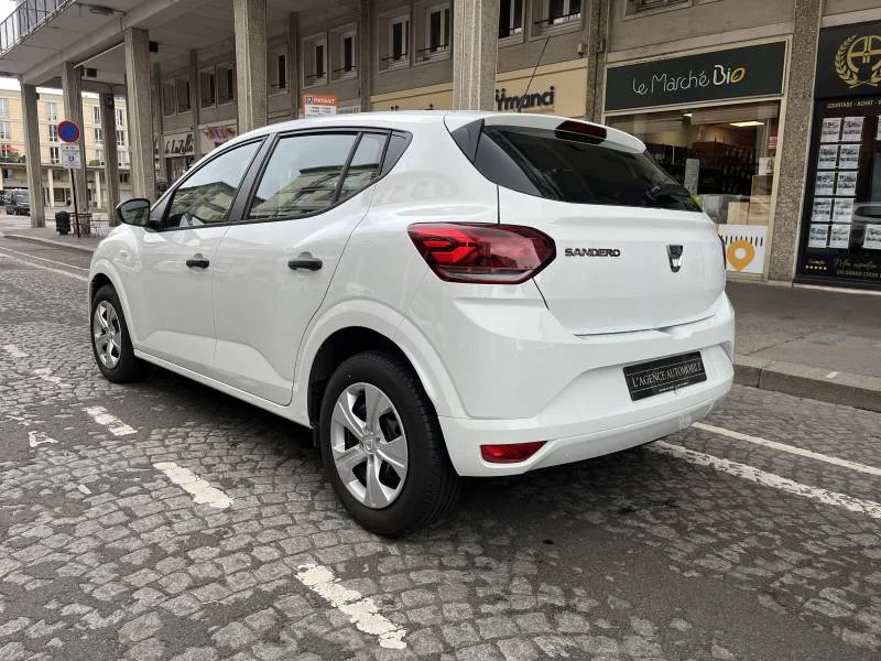 Dacia Sandero — photo 12