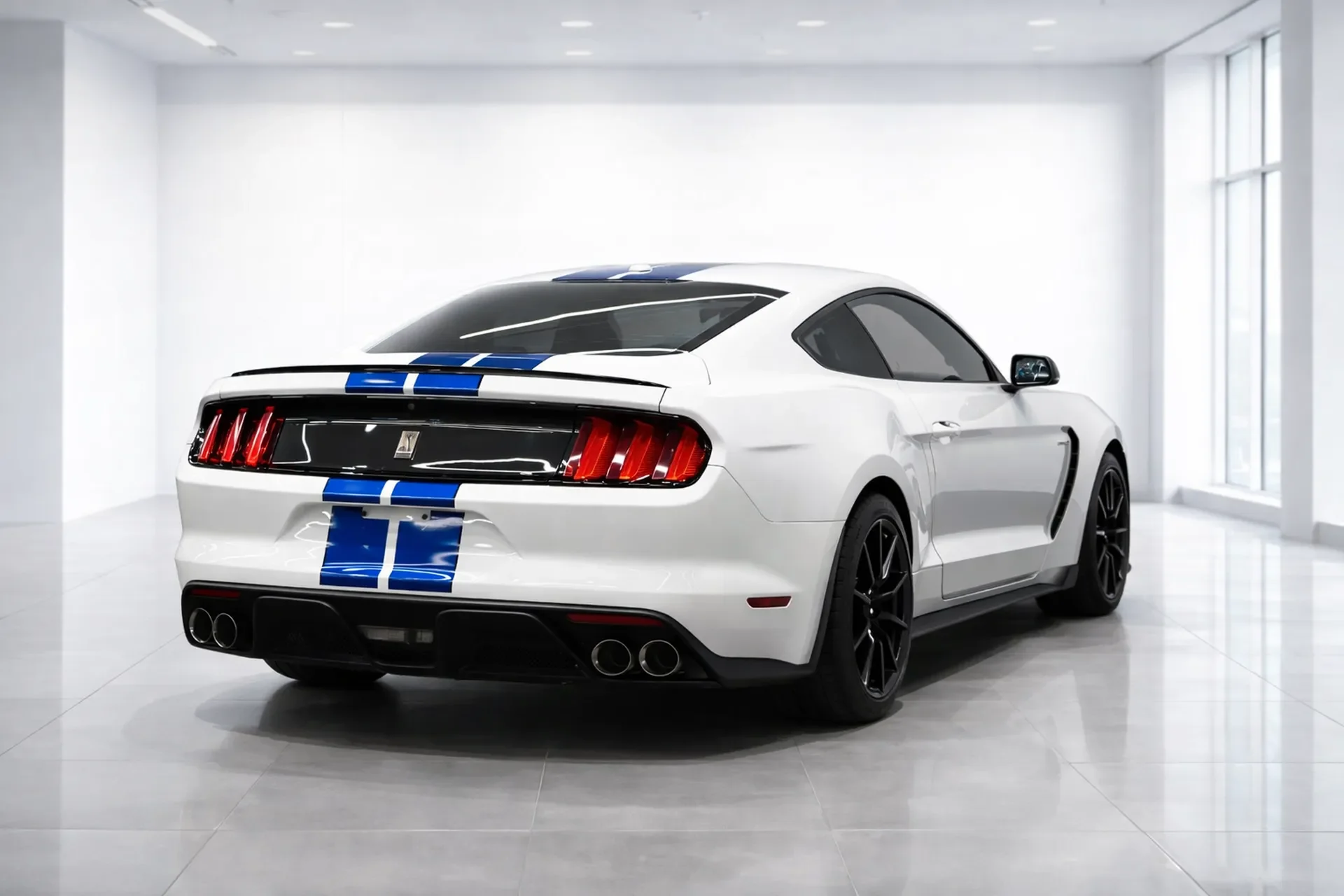 Ford Mustang — photo 3