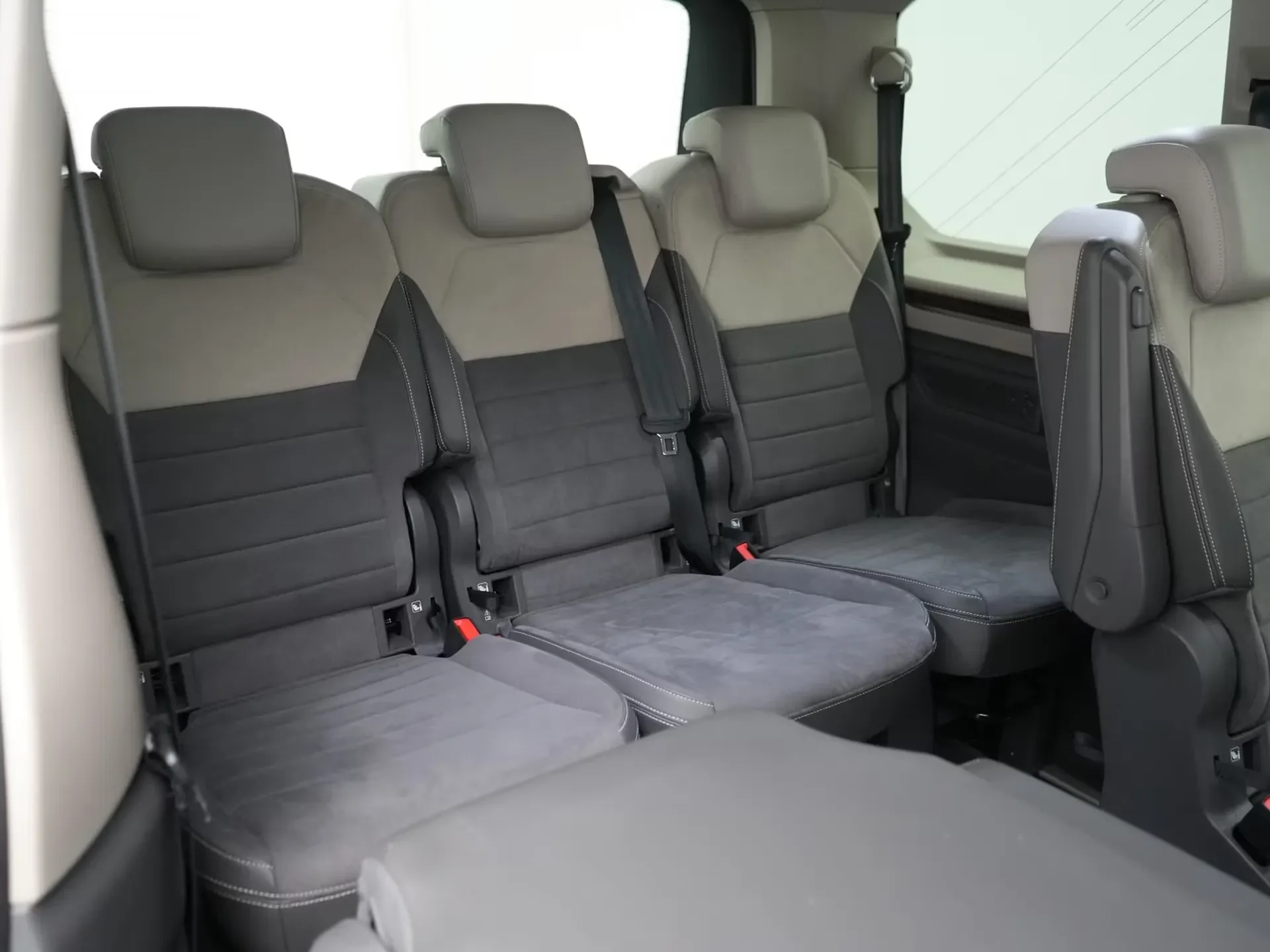 Volkswagen T7 Multivan — photo 8