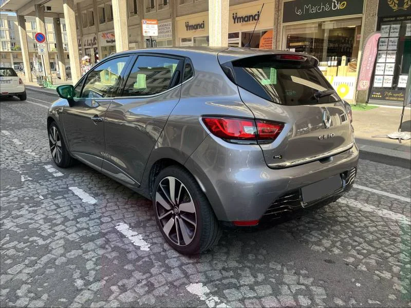Renault Clio — photo 14