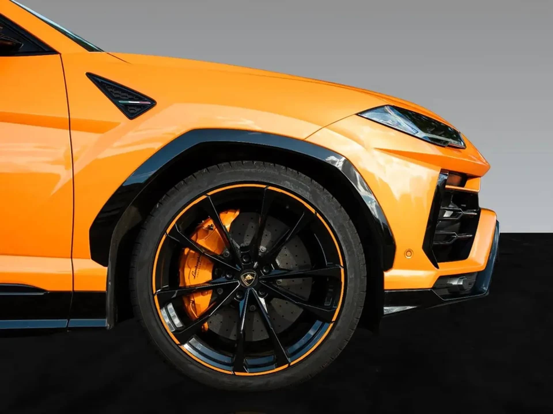 Lamborghini Urus — photo 5