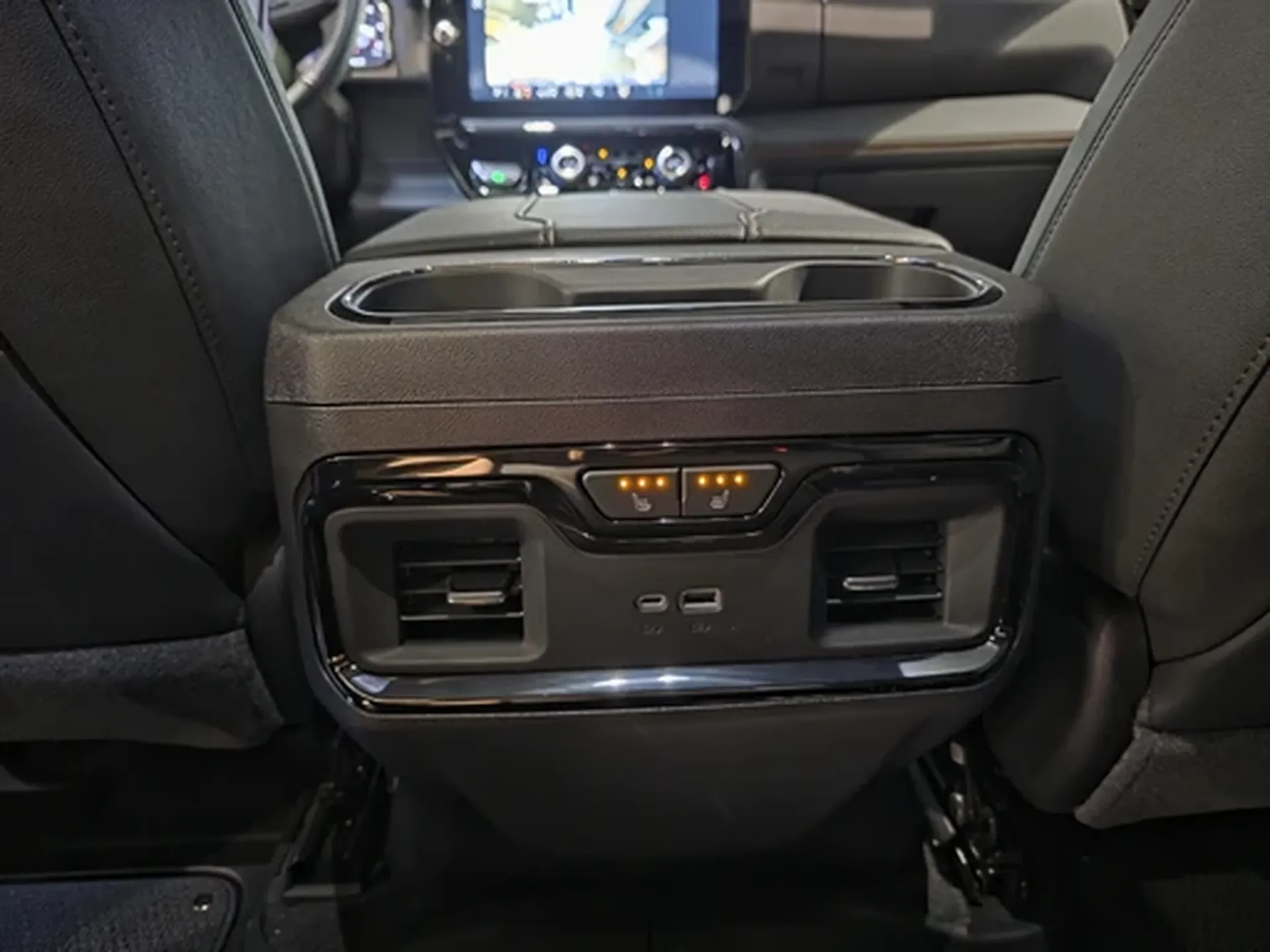 GMC Sierra — photo 8