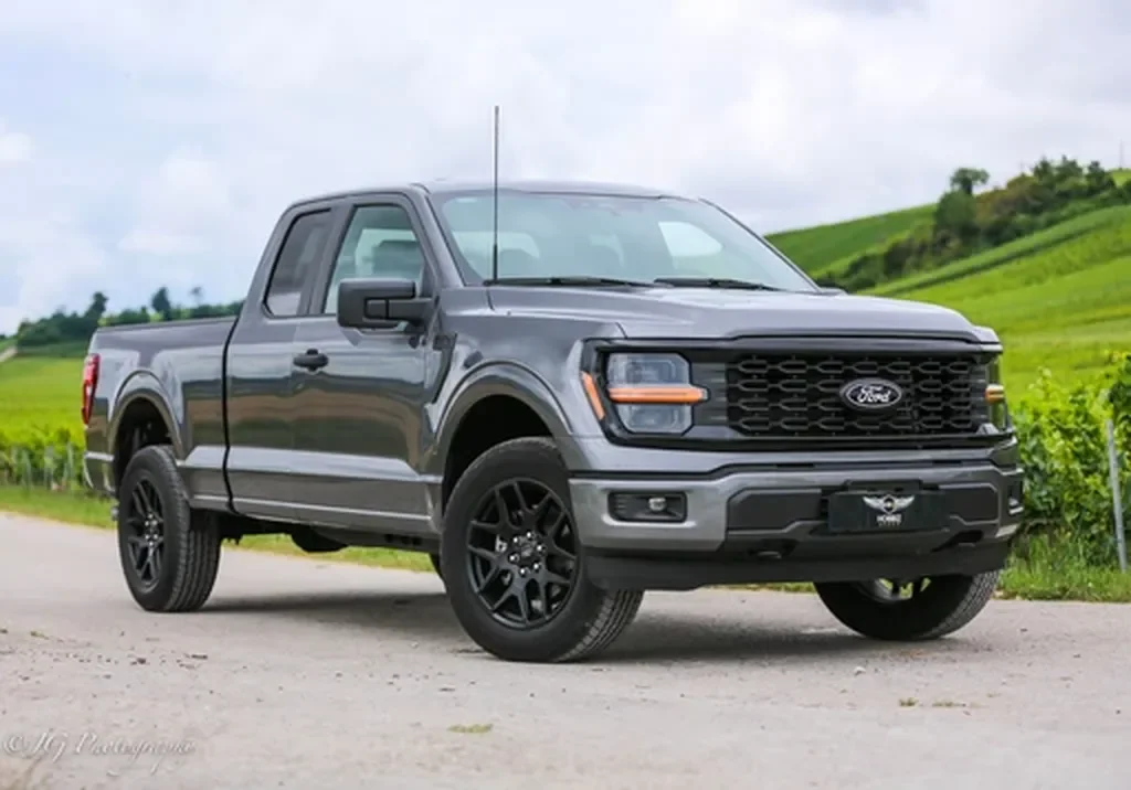 Ford Raptor — photo 15