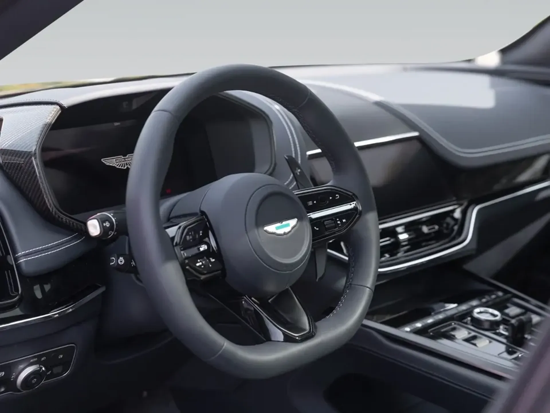 Aston Martin DBX — photo 6