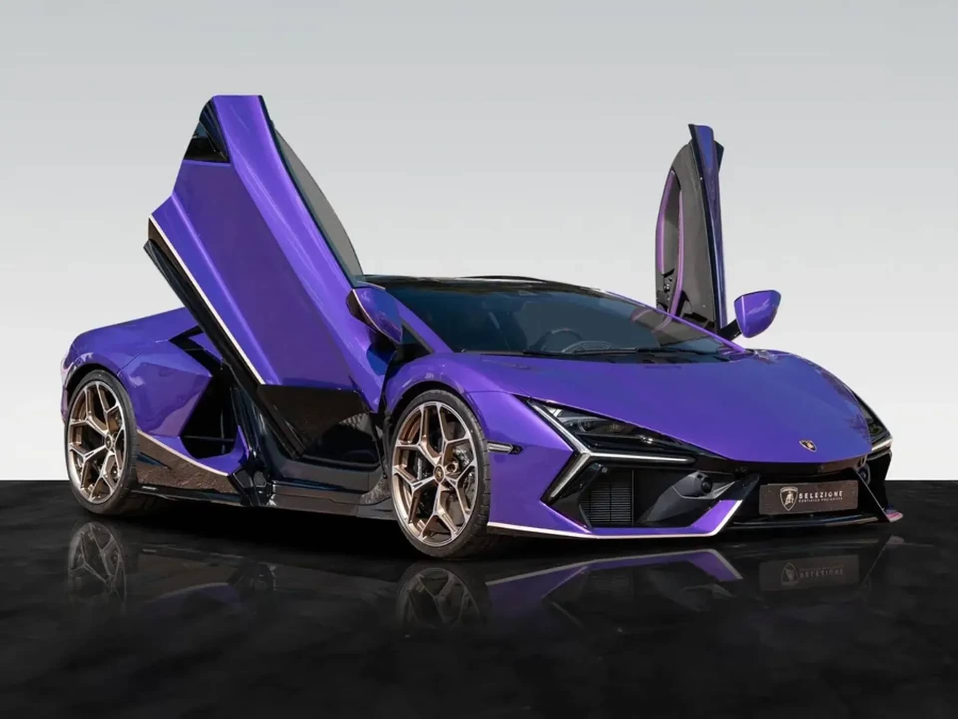 Lamborghini Revuelto — photo 3