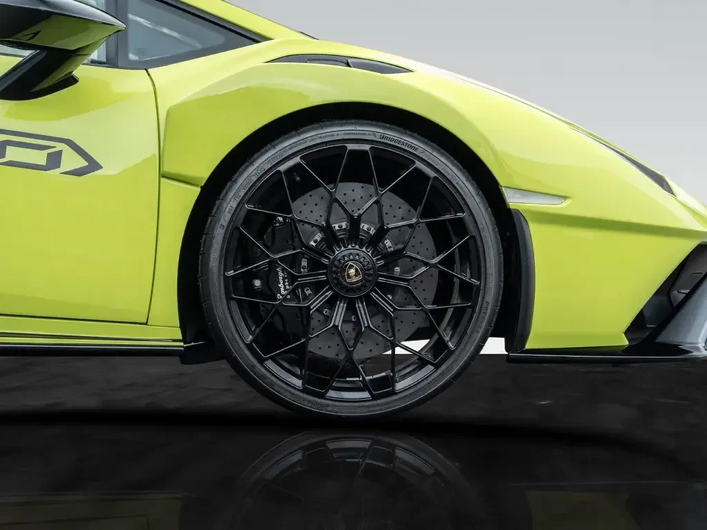 Lamborghini Huracan — photo 14