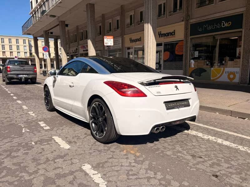 Peugeot 201 2011 Essence 65 ch